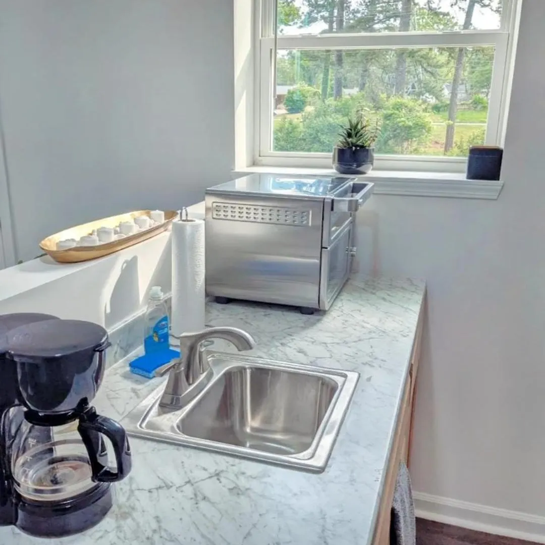Garden Level Gem Of A 1Br Suite! Charlotte 0*,
